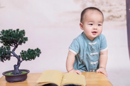 伊犁哈萨克怀孕肚子坠坠的感觉
